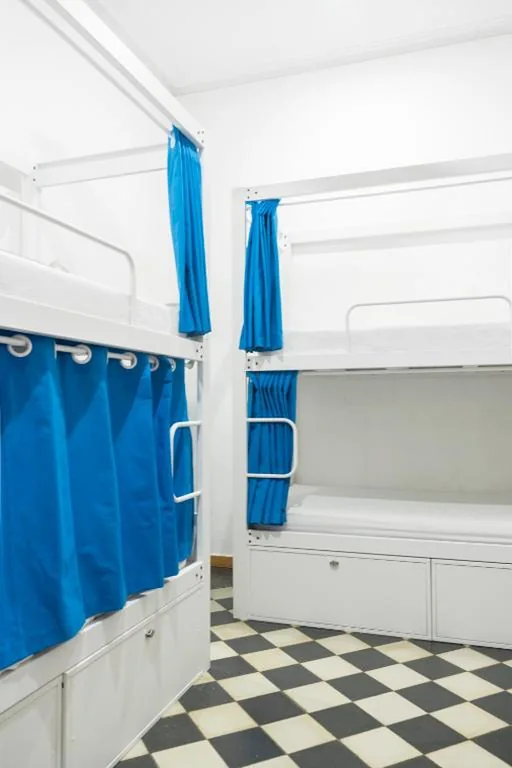 Bett im Frauenschlafsaal mit 4 Betten — Soul Backpackers Barcelona