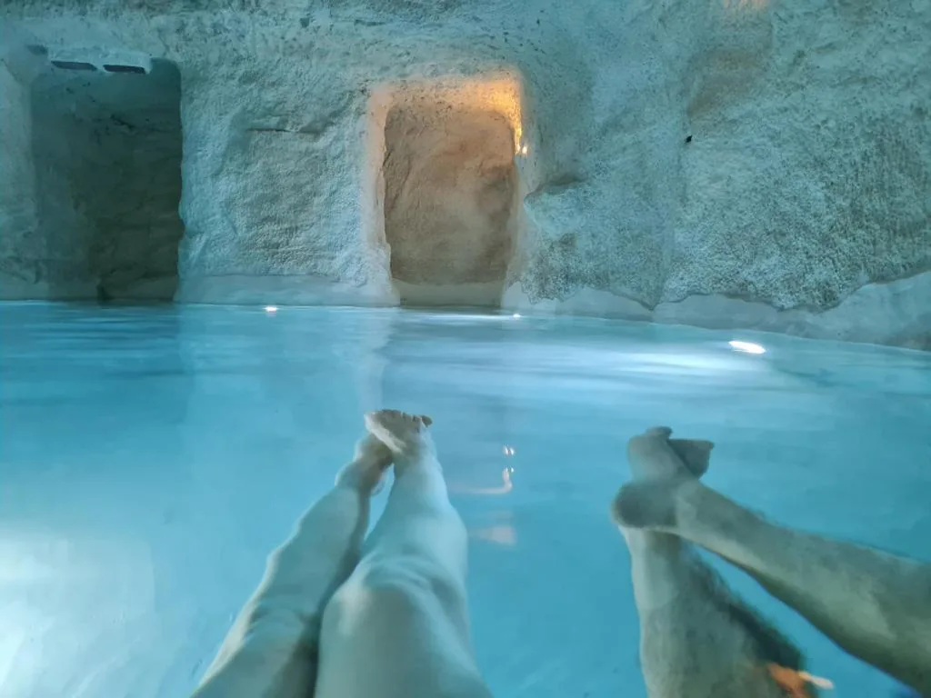 Suite com banheira de hidromassagem - Cama extragrande — Spa Puente Romano
