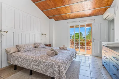 Spacious Beachfront Town House in Estepona with Fully Equipped Kitchen, Pools, Garden, Sea View — Foto 3