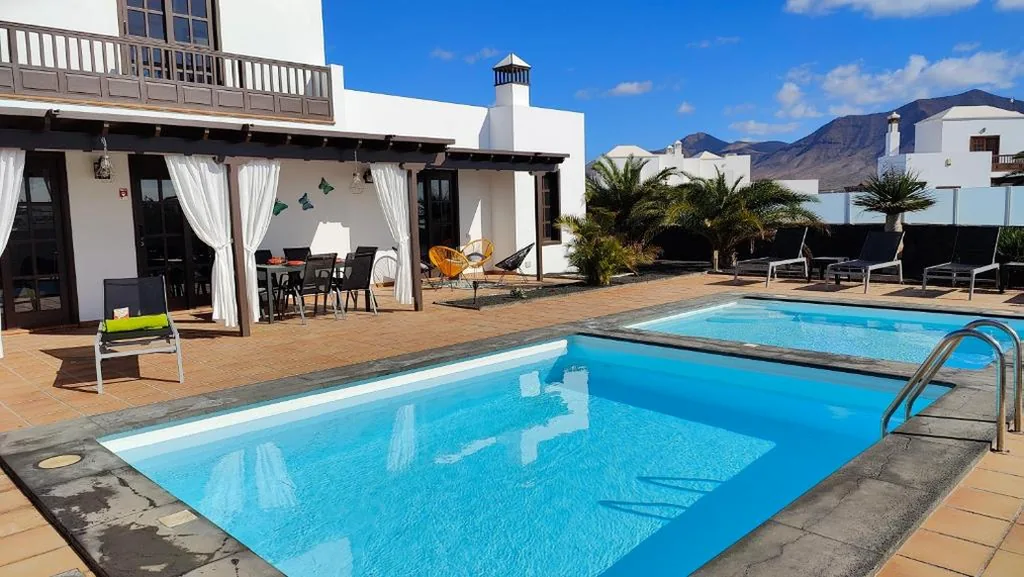 Villa mit 2 Schlafzimmern — Spacious Modern Villa with Free Heated Pools & Sunny Terrace - Casa Del Sol Naciente