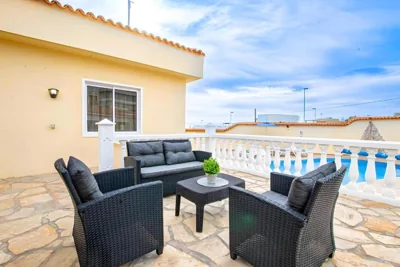 Spacious Villa Victoria Heated Pool — Foto 10