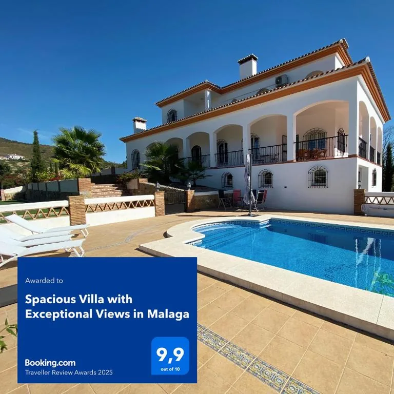 Villa with Private Pool — Spacious Villa with Exceptional Views in Malaga