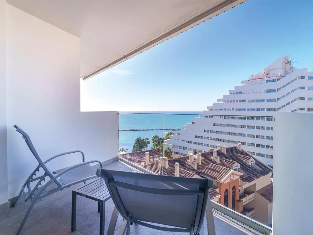 Chambre Double avec vue latérale sur la mer au coucher du soleil — Spirit Hotel Benalmadena Beach