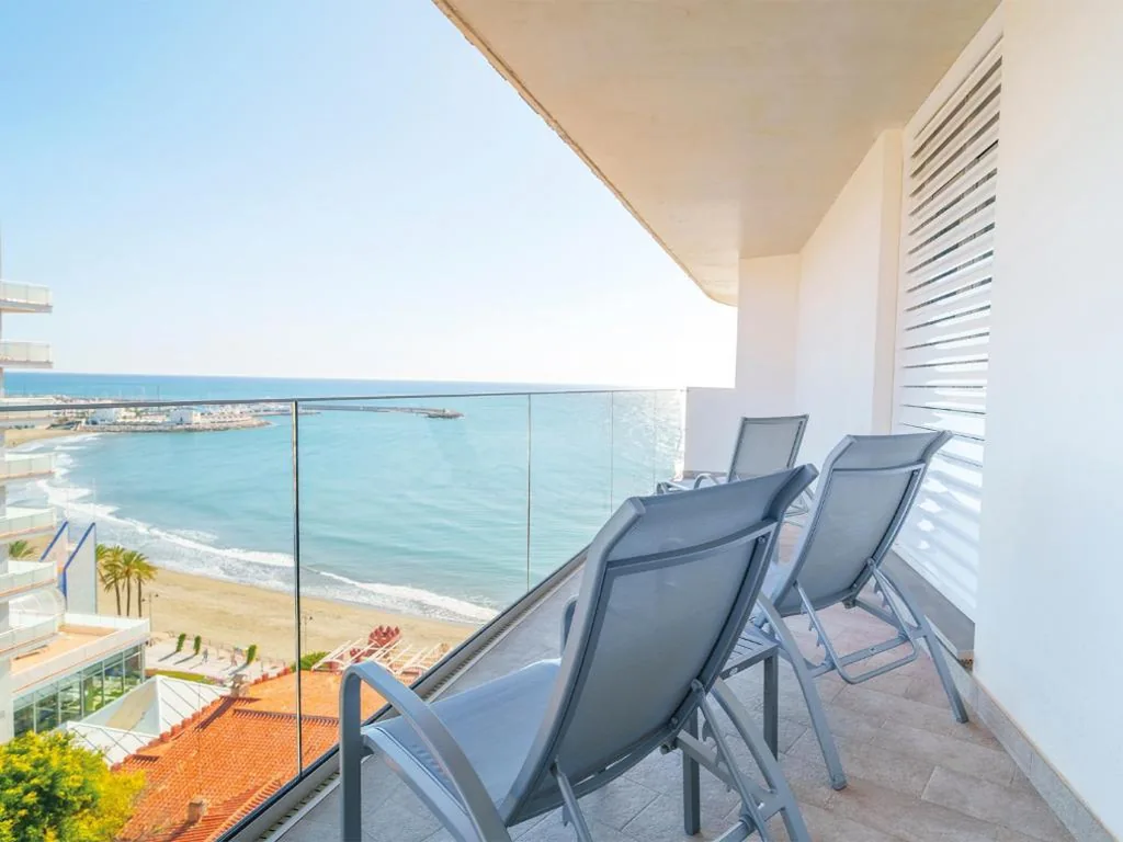 Chambre Double avec vue latérale sur la mer et terrasse Premium — Spirit Hotel Benalmadena Beach
