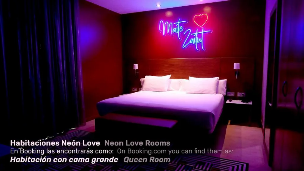 Neon Loveルーム — Spirit Hotel Gran Bilbao