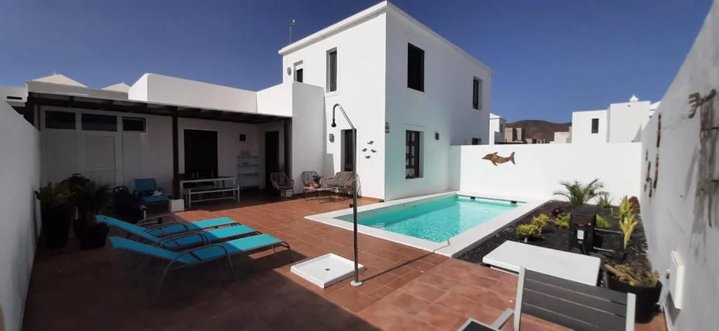 Villa de 2 dormitorios — Splendid Casa Papagayo, heated pool, roofterrace with views and Wifi