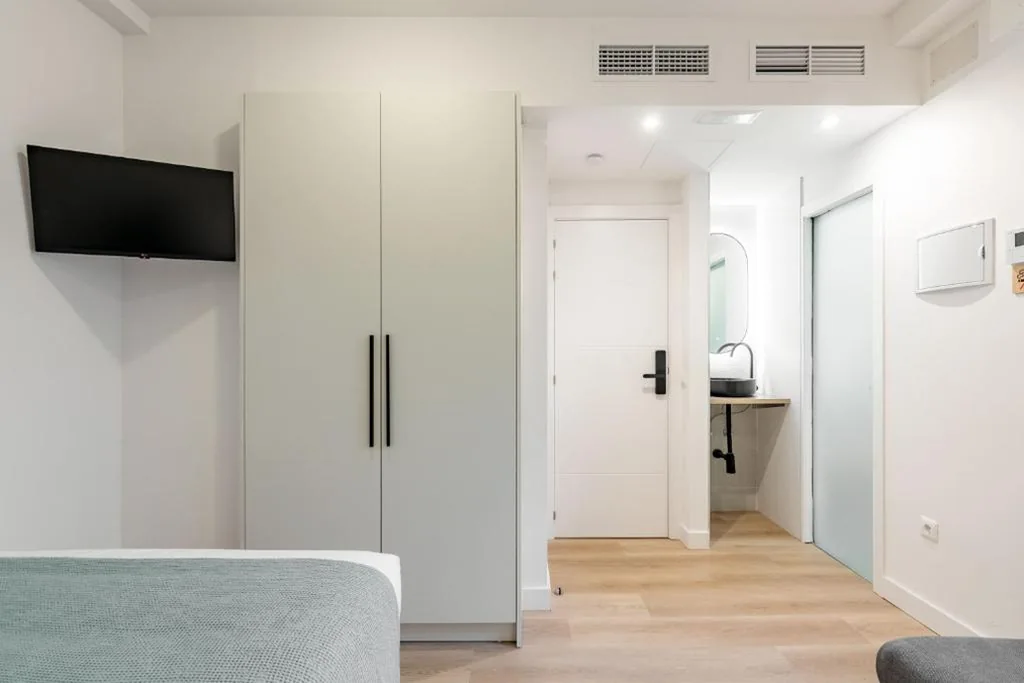 Chambre double — Square Rooms by Charming, cerca del aeropuerto y con un pequeño gimnasio