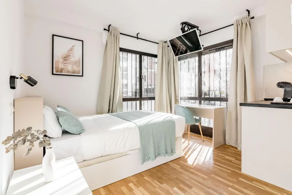 Chambre double — Square Rooms by Charming, cerca del aeropuerto y con un pequeño gimnasio