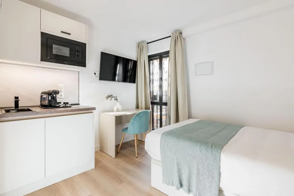 Chambre double — Square Rooms by Charming, cerca del aeropuerto y con un pequeño gimnasio