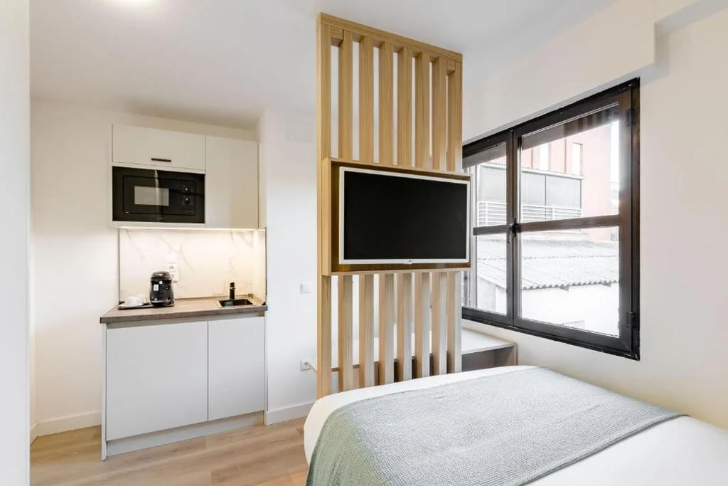 Chambre double — Square Rooms by Charming, cerca del aeropuerto y con un pequeño gimnasio