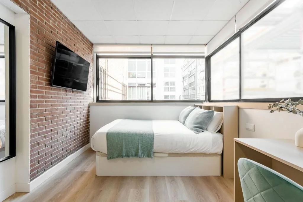 Chambre double Deluxe — Square Rooms by Charming, cerca del aeropuerto y con un pequeño gimnasio