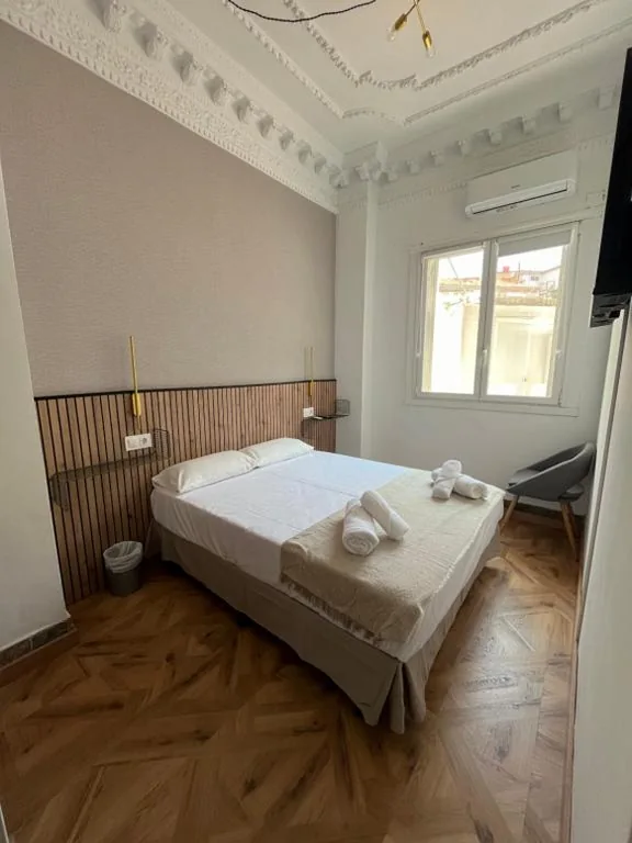 Doppelzimmer mit eigenem Bad — STAR Plaza España
