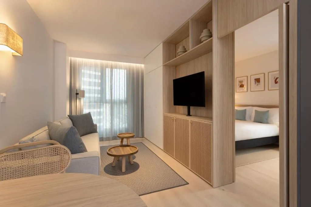 Suite con 1 camera da letto e divano letto — Staybridge Suites & Apartments Malaga by IHG