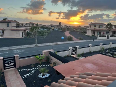 Stillvolle Villa mit Terrasse, Garten und Grill — foto 8