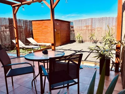 Stillvolle Villa mit Terrasse, Garten und Grill — foto 9