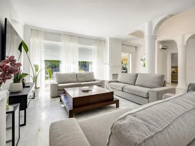 Stunning 5 Bedroom Villa in Puerto Banus with Pool — foto 6