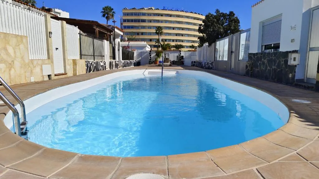 Bungalow mit 2 Schlafzimmern — Stylish 2 Bedroom Bungalow By Pride Holiday Rentals