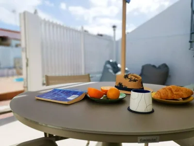Stylish 2 Bedroom Bungalow By Pride Holiday Rentals — Foto 10
