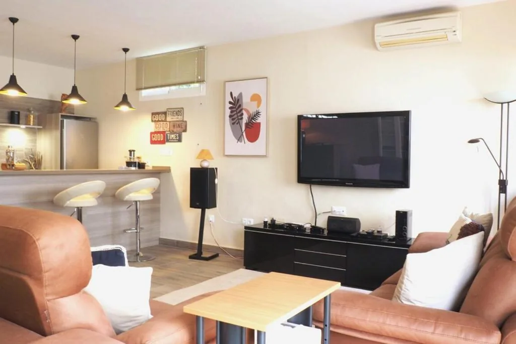 Villa — Stylish villa private pool ideal for large family