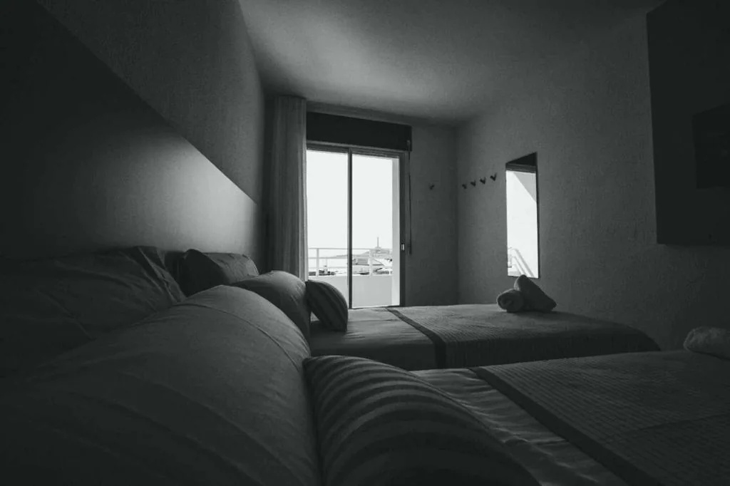 Doppelzimmer mit Meerblick — SubUp Hostel