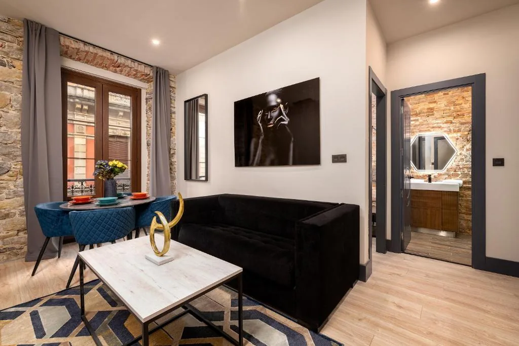 Suite — SUITE 1907 GIJON
