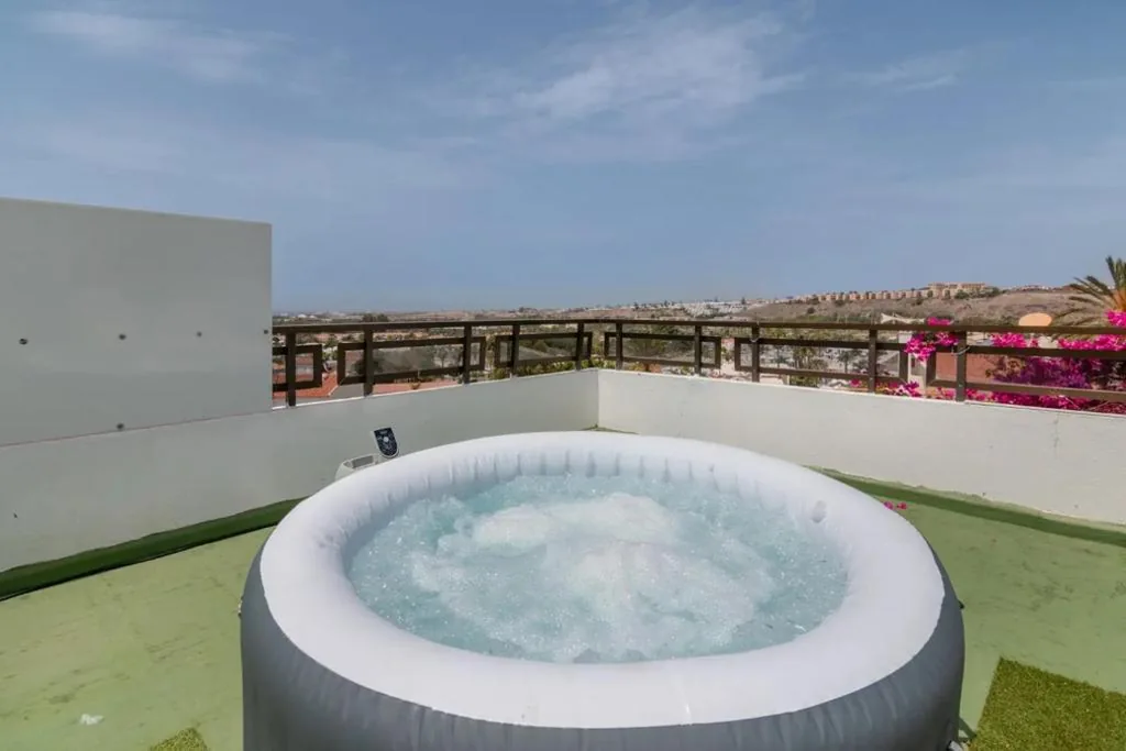 特大ダブルベッドとジェットバス付き客室 — Suite con terraza y jacuzzi privada en Maspalomas
