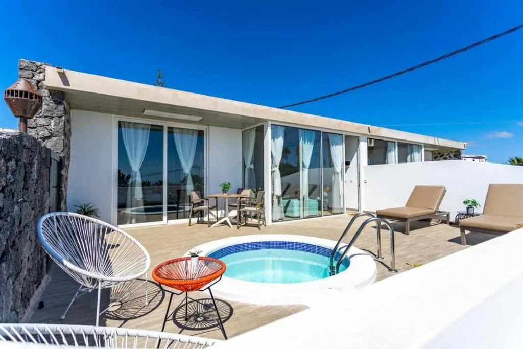 Villa con 1 dormitorio y piscina privada — Suites Bene LANZAROTE