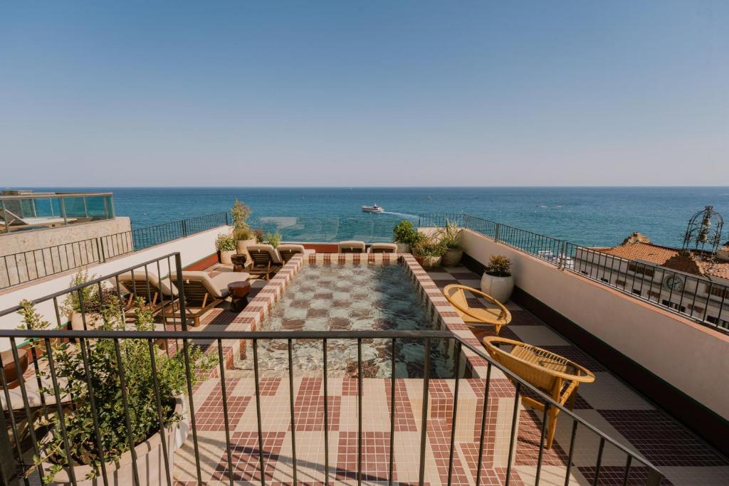 Suites by Miramar - Adults only