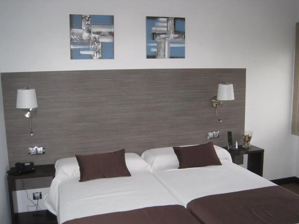 Chambre double avec 2 lits — Suites Coruña