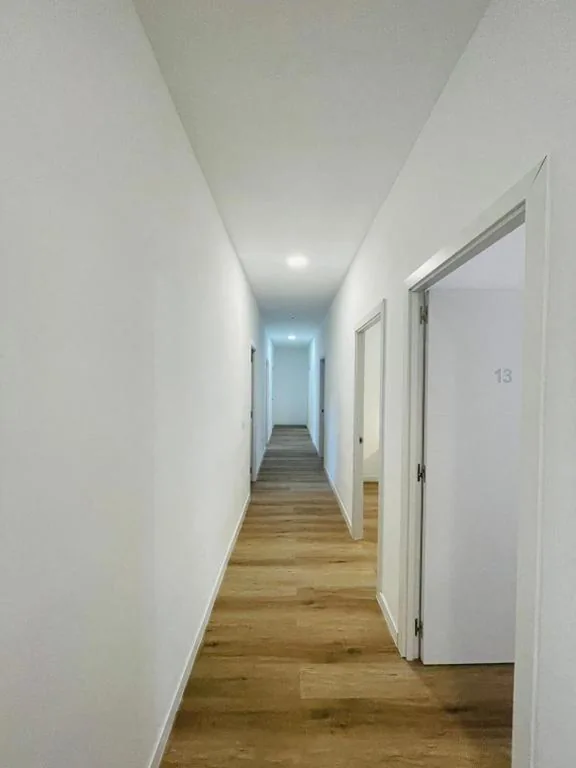 Standaard tweepersoonskamer met gedeelde badkamer — Suites Larios