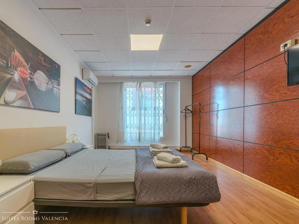 Doppelzimmer mit externem eigenem Bad — Suites Rooms Valencia