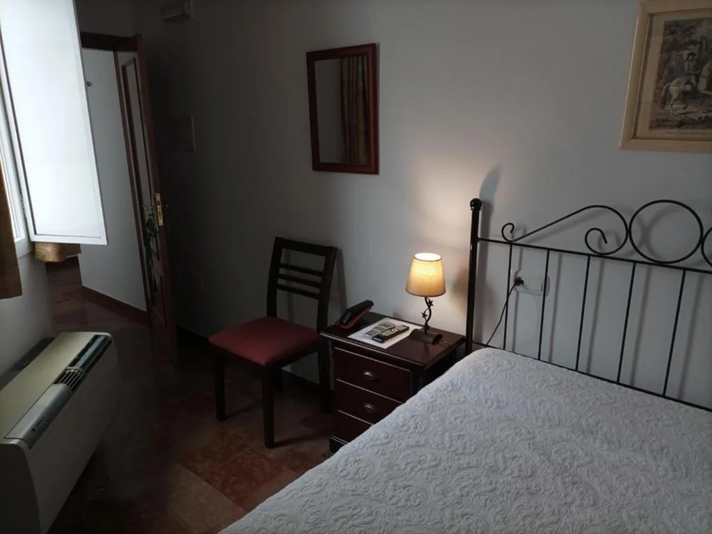 Quarto Individual — Suites San Cayetano