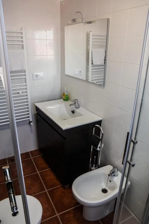 Twin Room — Suites Trastámara