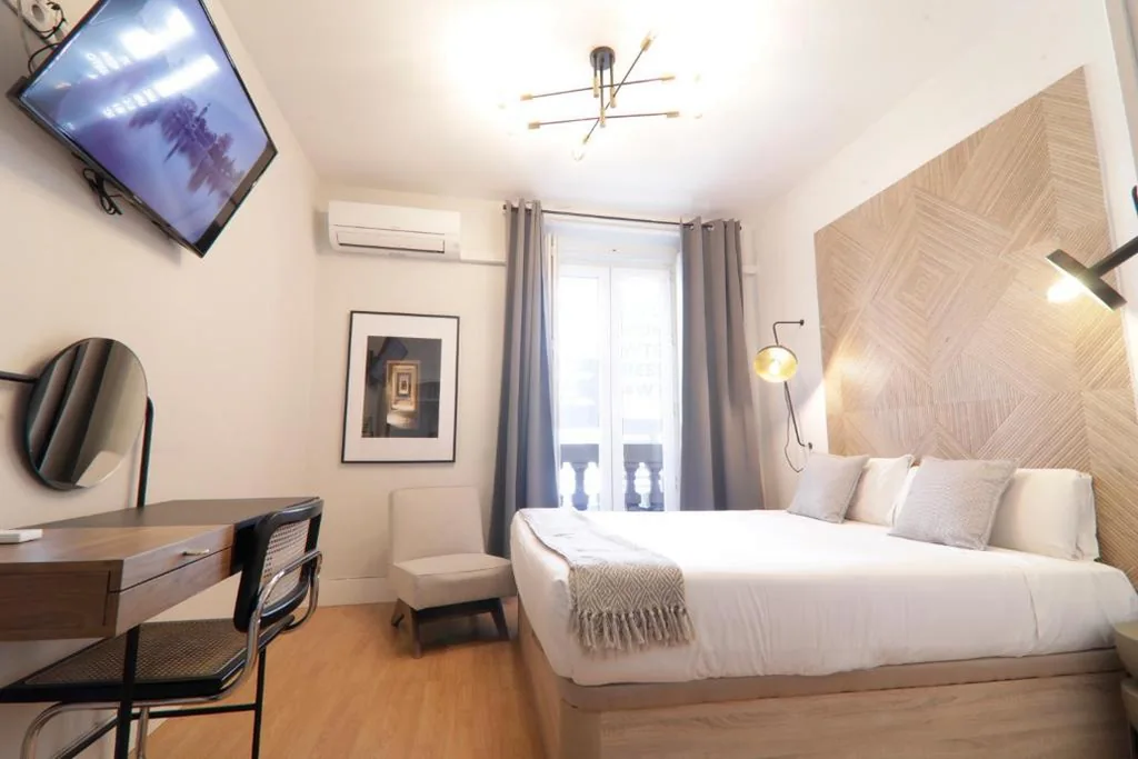 Tweepersoonskamer met balkon — SUITES YOU Gran Vía