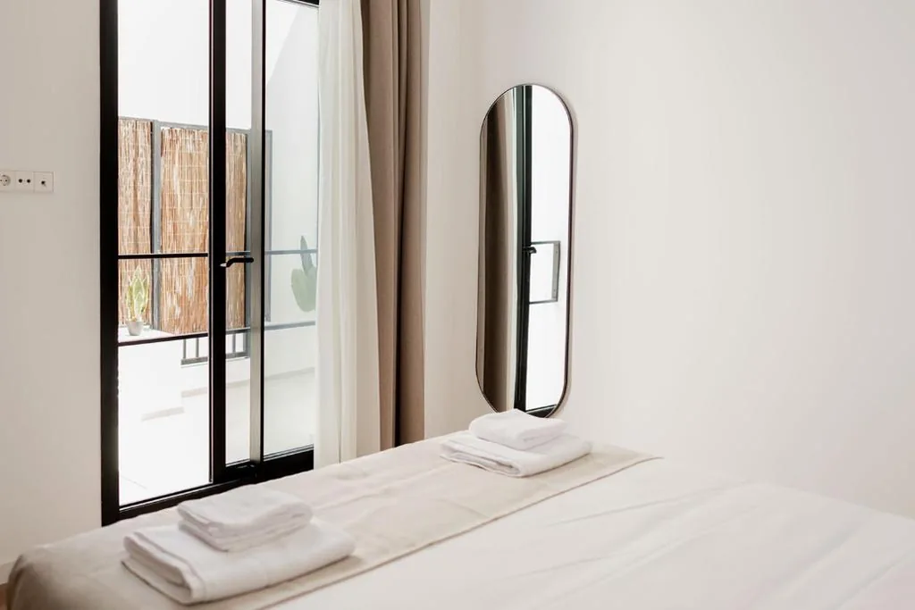 Deluxe Suite — SuiteStays Marino Albesa - Ayora, Valencia