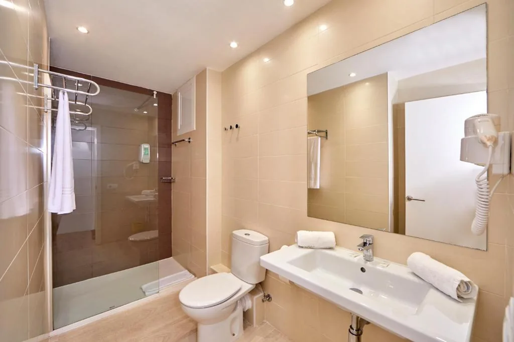 Appartamento con 1 camera da letto e balcone — Sun Beach