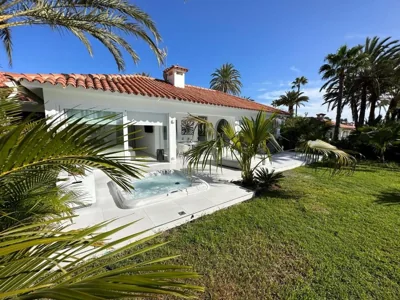 Sun Club P65 Premium Bungalow — foto 6