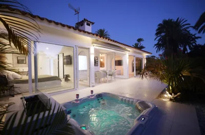 Sun Club P65 Premium Bungalow — foto 9