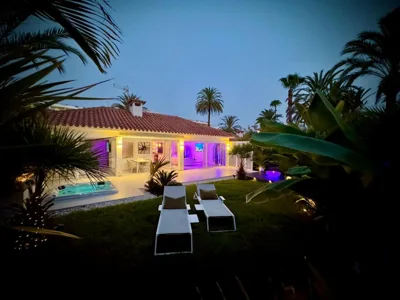 Sun Club P65 Premium Bungalow — foto 11