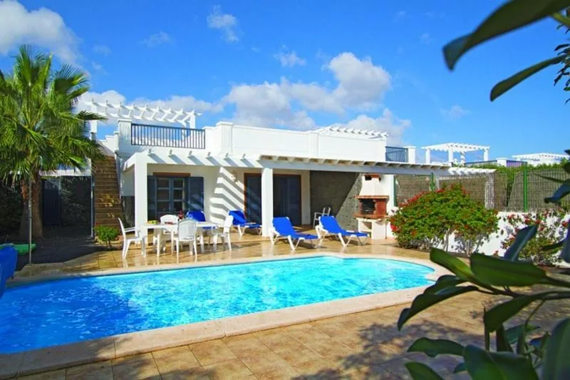 Villa con piscina privata — Sun Grove Villas & Spa