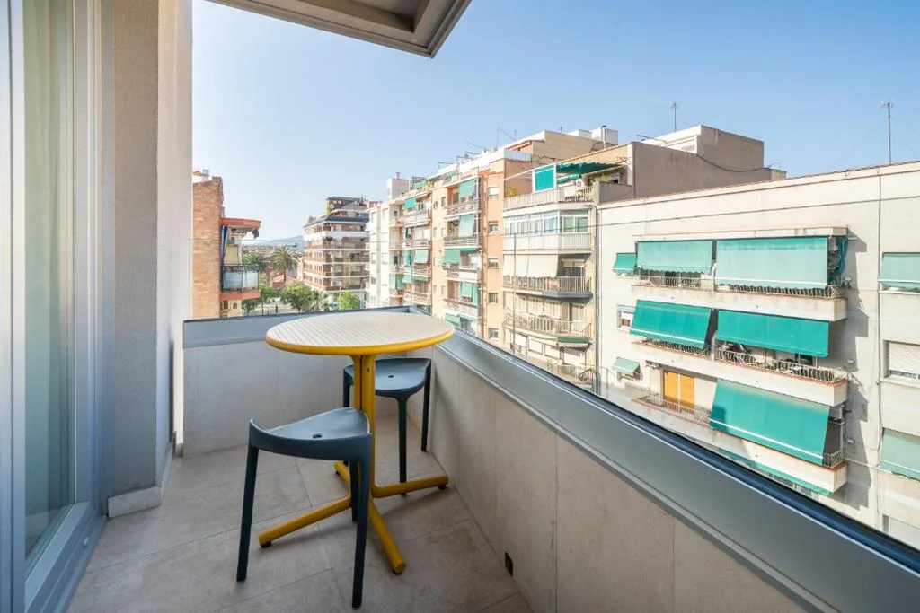 Amplio Apartamento de 1 dormitorio — Sun & Moon Barcelona Airport