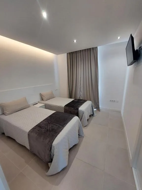 Sun Sea villa-heated pool