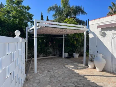 Sunbathing with private swimming pool — foto 11