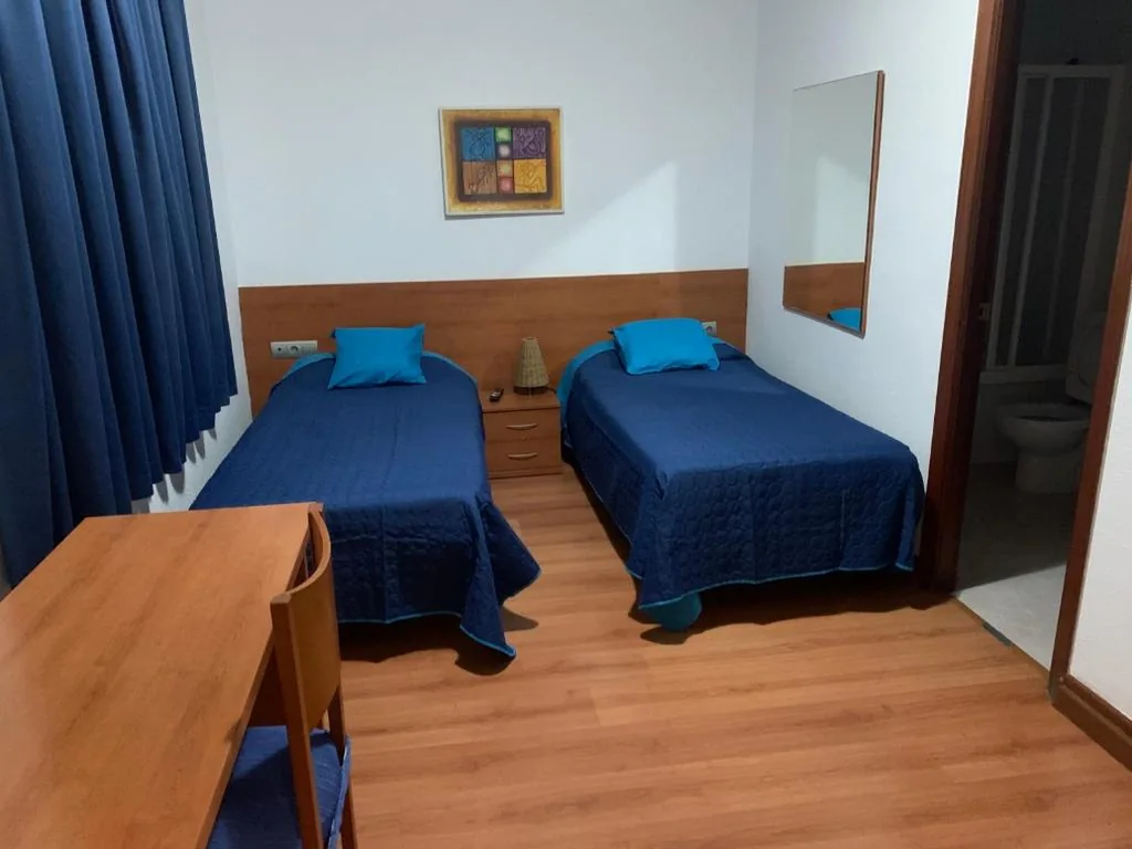 Habitación Doble Económica — SUNDOS Feria Valencia