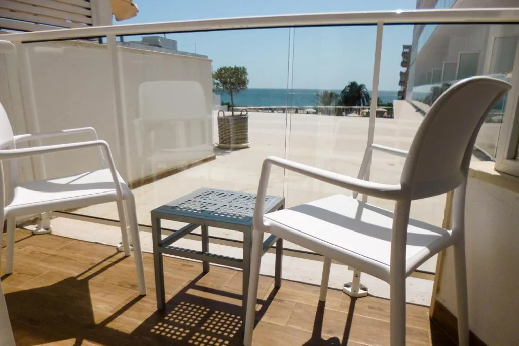 Camera doppia Deluxe con vista laterale sul mare — Sunprime Waterfront Adults Only