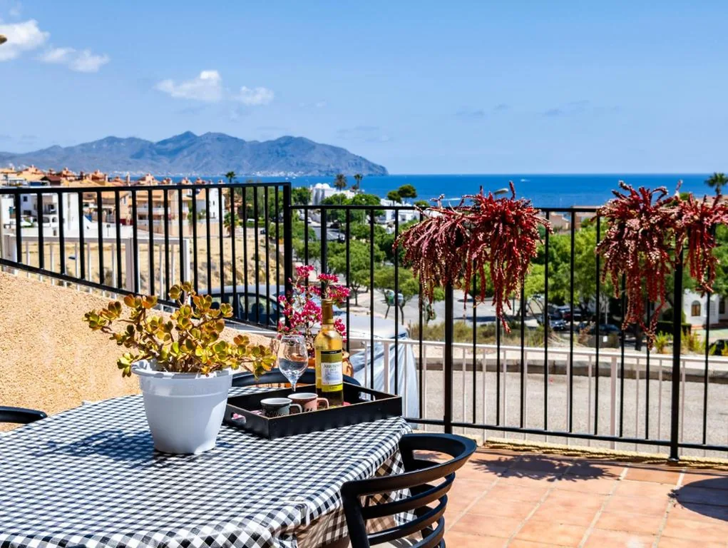 Villa con 3 camere da letto — SunRise Den, a pie de playa, vista al mar y piscina