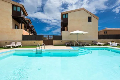 Sunset Beach 4 Bedroom Villa 200m to Beach+Fast WIFI — Foto 4