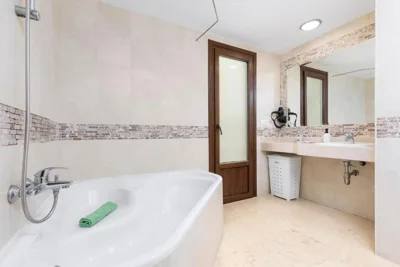 Sunset Beach 4 Bedroom Villa 200m to Beach+Fast WIFI — Foto 11