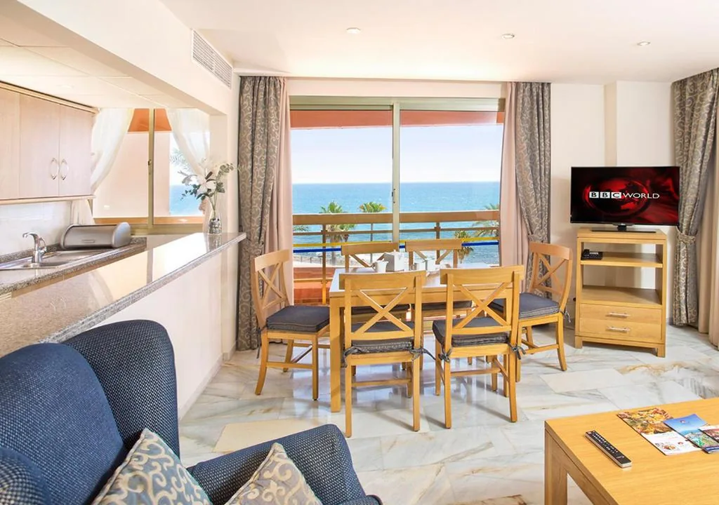 Appartement met 2 slaapkamers en uitzicht op zee — Sunset Beach Club Hotel Apartments