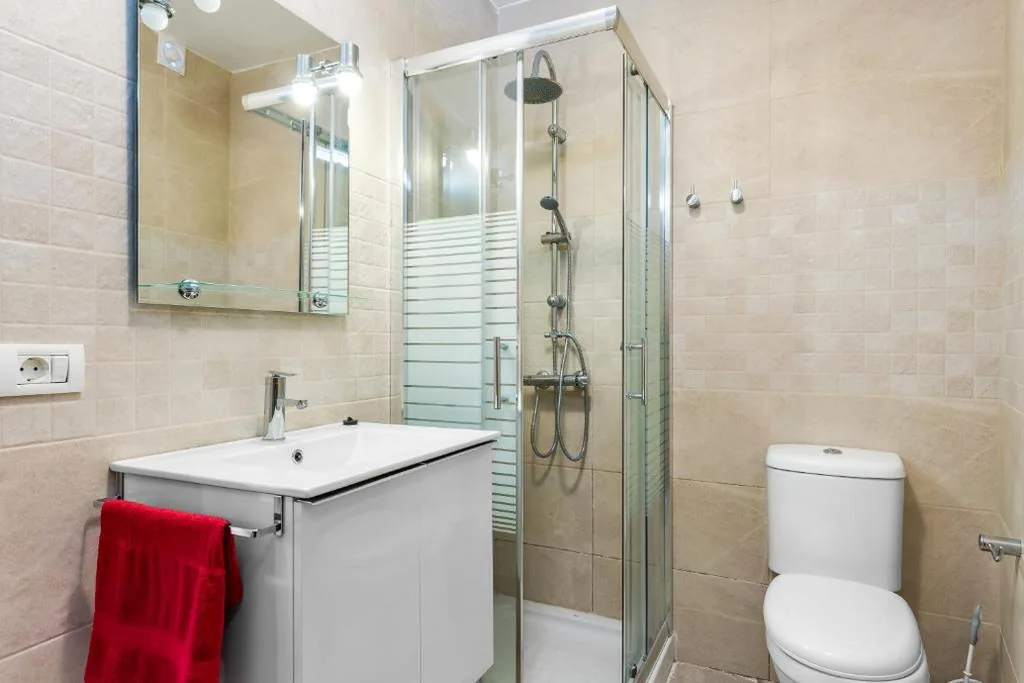 Camera tripla con bagno privato — sunset lodge